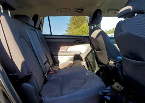 2021 Toyota Highlander L z USA, uszkodzony, nr VIN 5TDBZRBH4MS113281